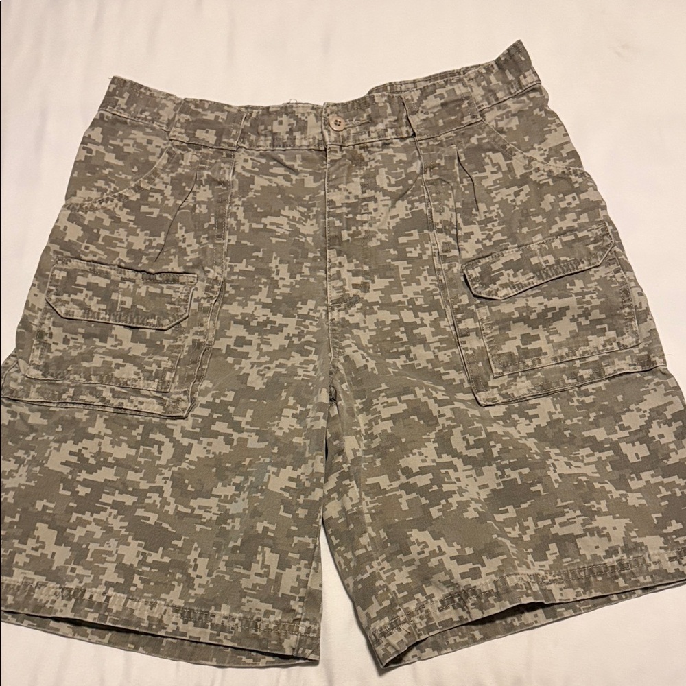Cabela's 9 Pocket Hike Men's Digital Camo Cargo Shorts